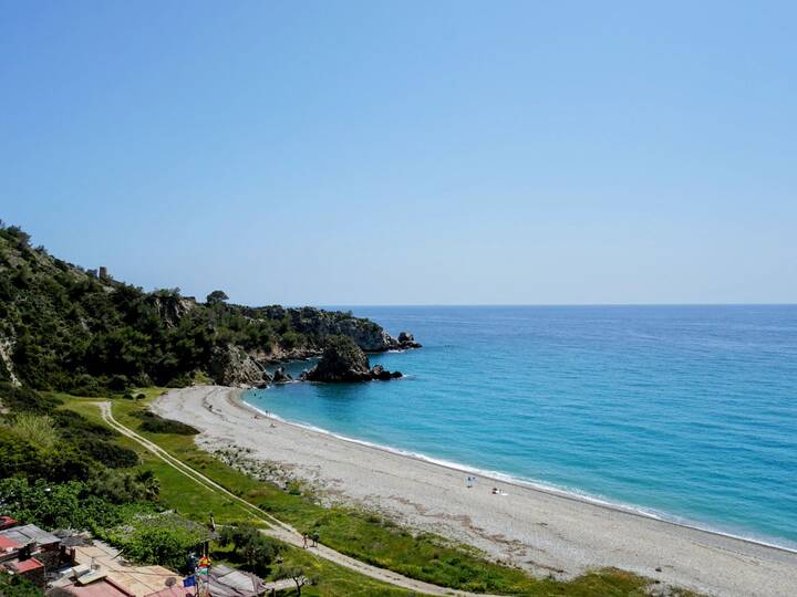 Playa Cala del Cañuelo Nerja