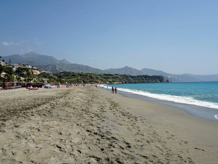 Playa Burriana – Strand Nerja | andalusien 360°